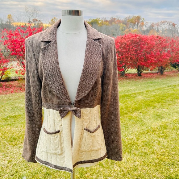 Boston Proper Jackets & Blazers - Boston Proper Women’s Size 12
Brown & Beige Tweed Wool/ Rayon Sweater Blazer